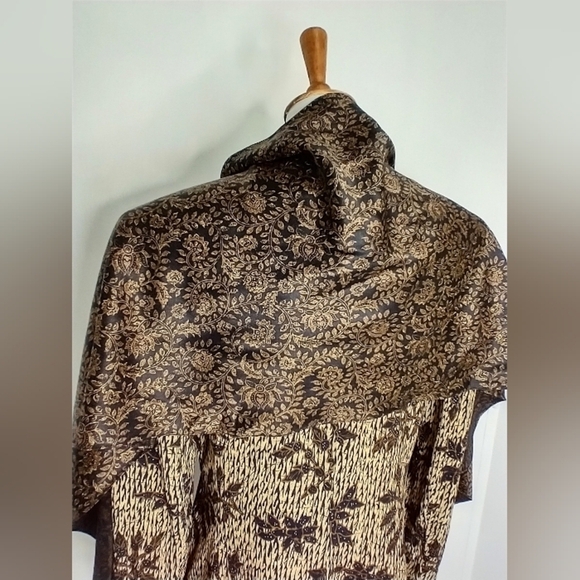 VINTAGE ECHO LONG SCARF GOLD ON BLACK - Picture 2 of 9